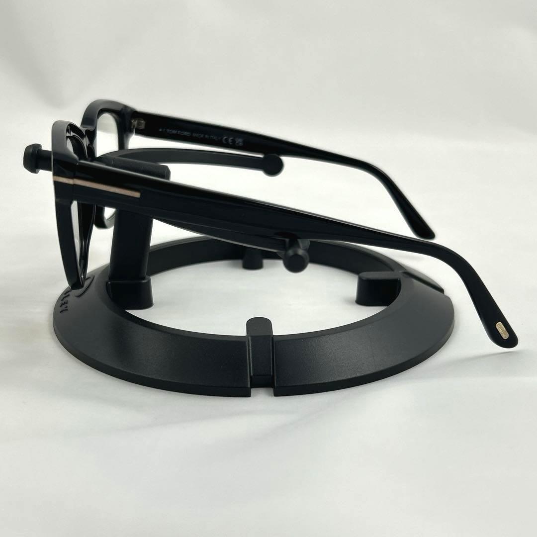 美品　TOMFORD 伊達メガネ　TF5542-B 001 専用ケース付き