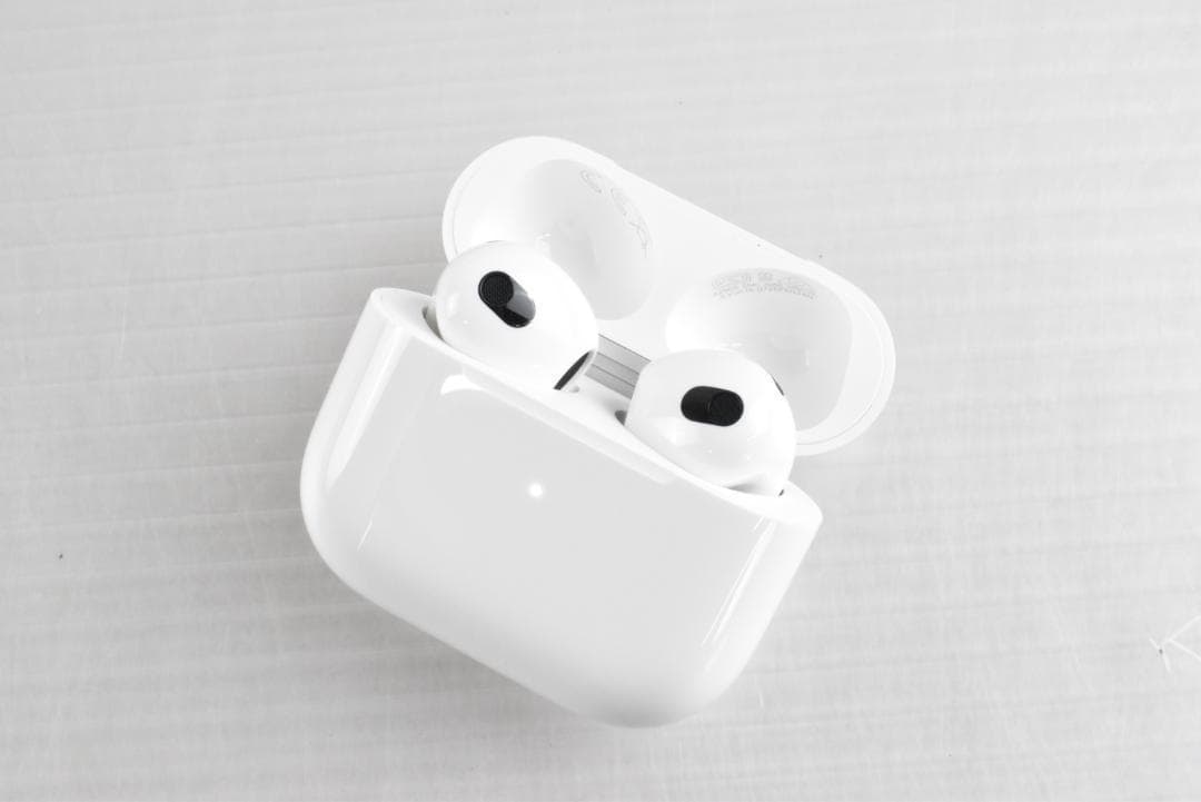 B394【美品】AirPods イヤホン (第3世代) MME73J/A