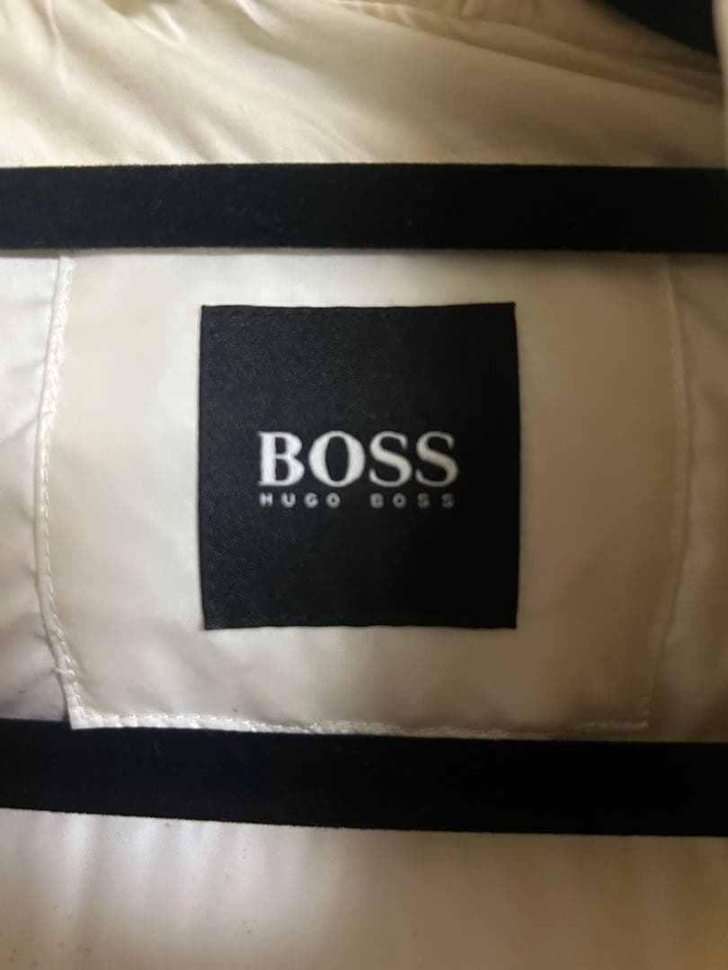 HUGO BOSS フード付きダウンジャケット　ホワイト