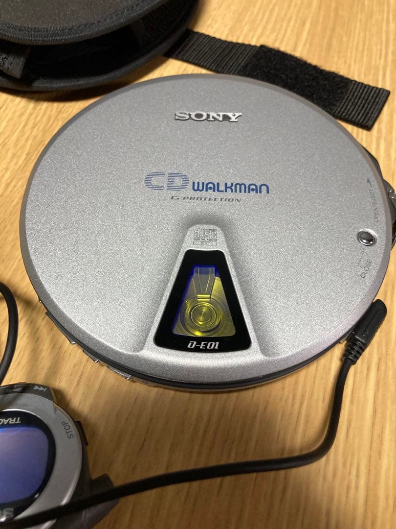 ポータブルプレーヤー SONY CD WALKMAN D-E01