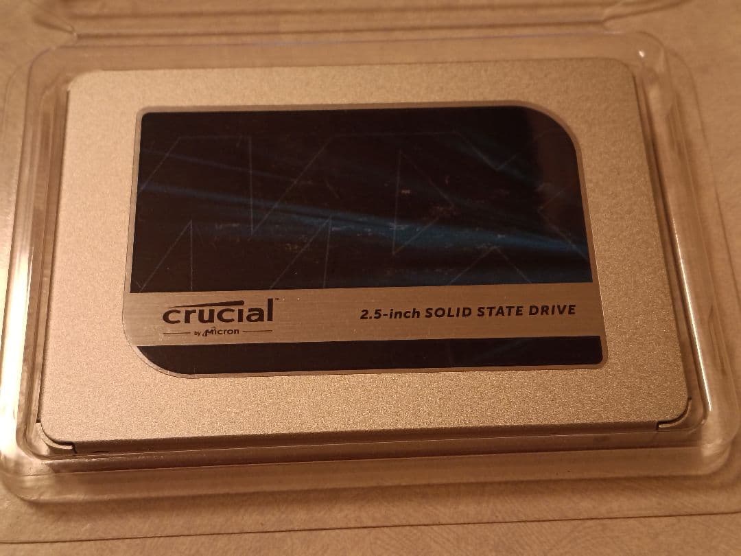 ほぼほぼ新品電源投入１回　crucial MX500 2.5 SSD 500GB