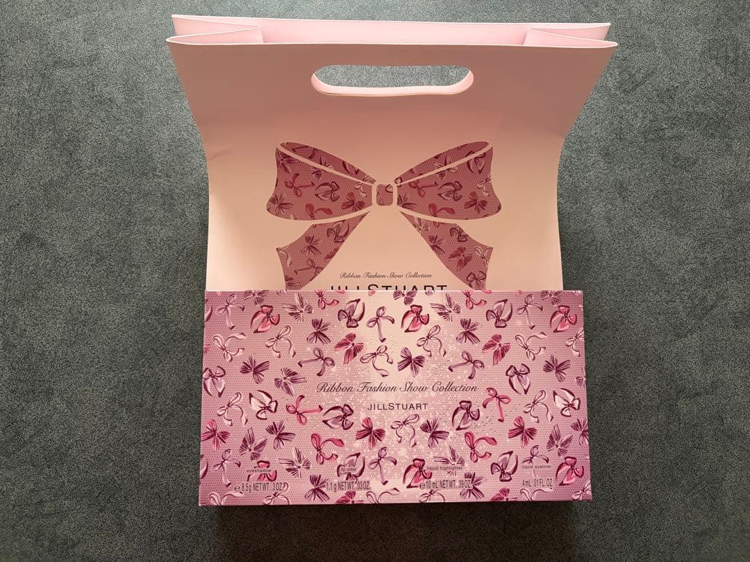 限定ジルスチュアート リボンファッションショー クリスマスコフレ 2025