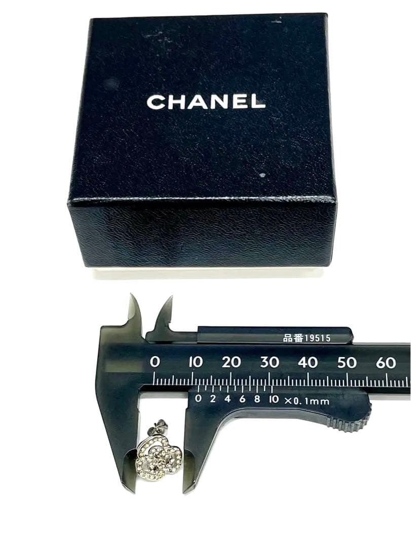 a*e様 正規品CHANELカメリアストーンピアス　片方