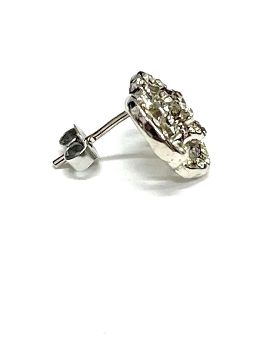 a*e様 正規品CHANELカメリアストーンピアス　片方