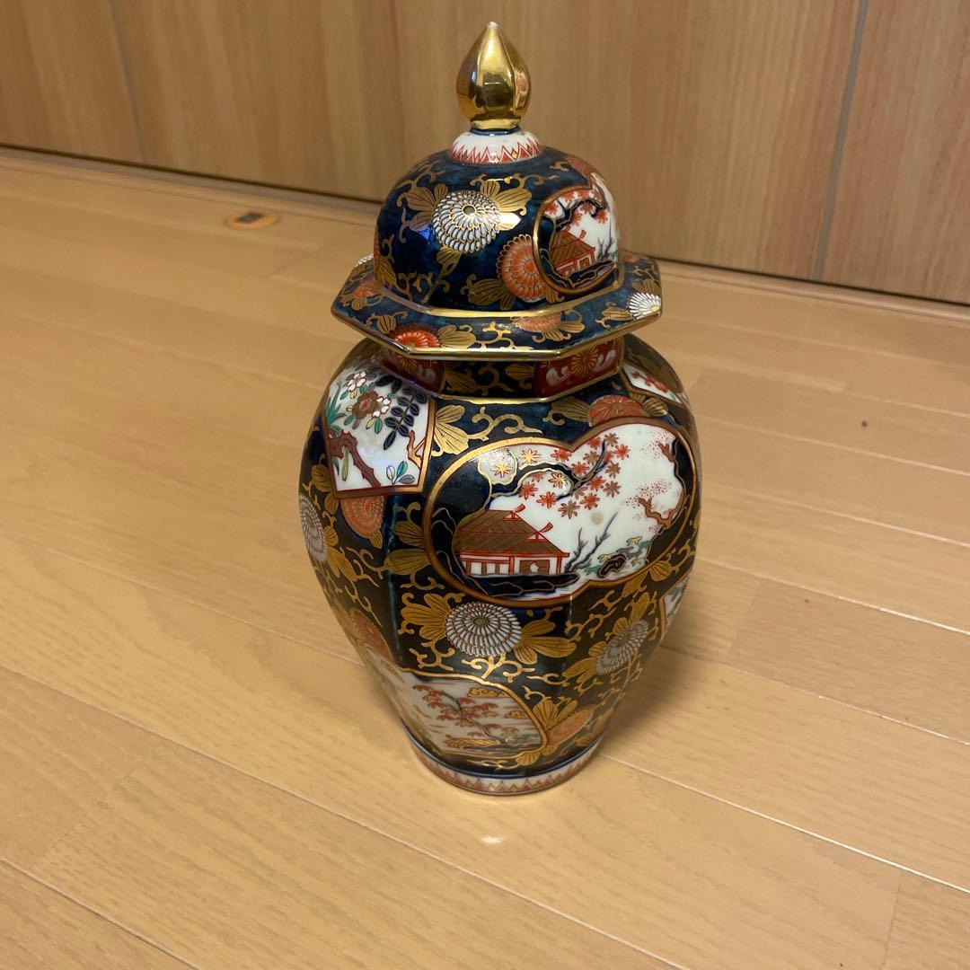 其泉窯　有田焼　青色の金彩装飾 蓋付き壺