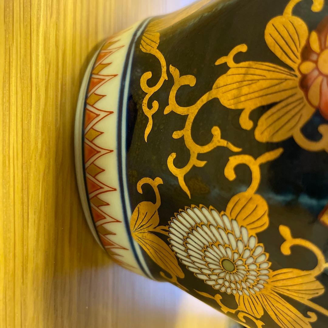 其泉窯　有田焼　青色の金彩装飾 蓋付き壺