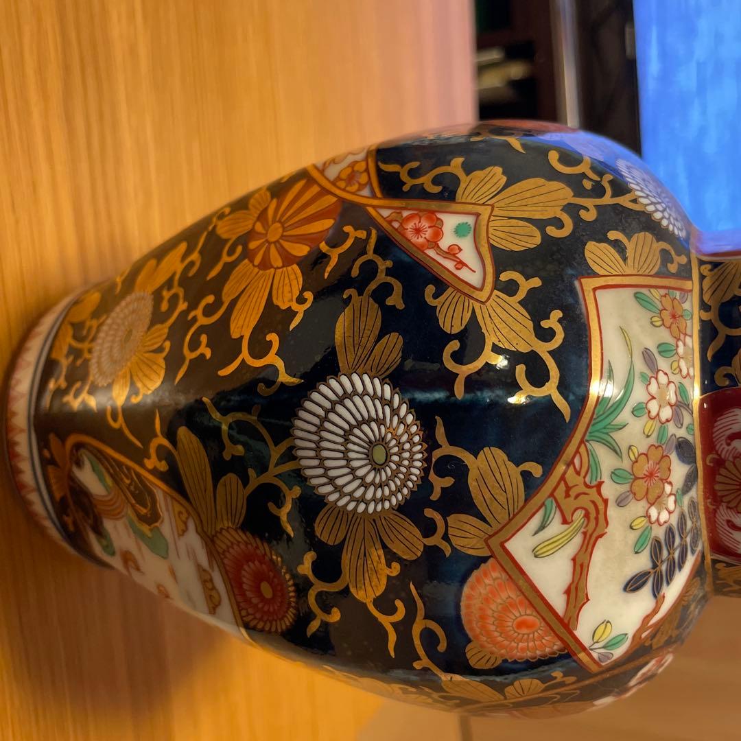 其泉窯　有田焼　青色の金彩装飾 蓋付き壺