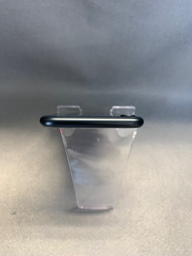 超美品 アップルストア版 SIMフリー iPhoneSE 第3世代 64GB