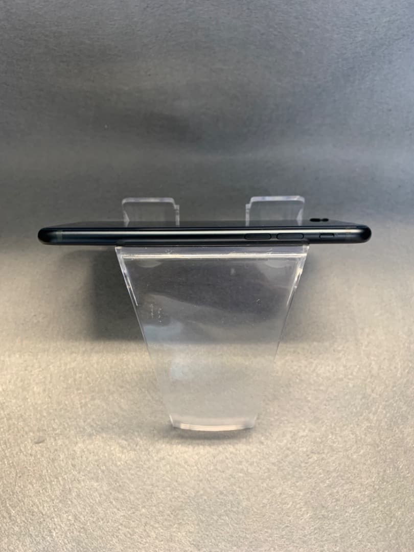 超美品 アップルストア版 SIMフリー iPhoneSE 第3世代 64GB