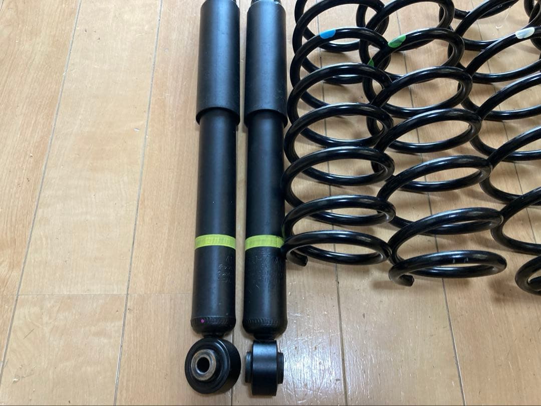 スズキジムニー JB64用 ショック、スプリング、サス　新車取り外し品