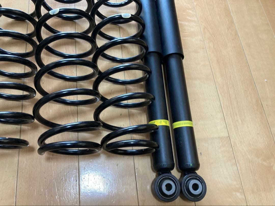 スズキジムニー JB64用 ショック、スプリング、サス　新車取り外し品