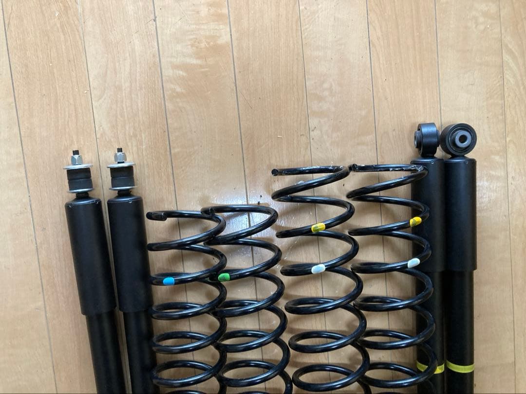 スズキジムニー JB64用 ショック、スプリング、サス　新車取り外し品