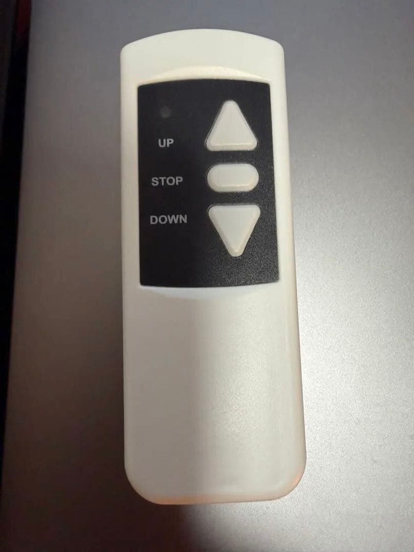 電動プロジェクタースクリーン 80インチ ホワイト