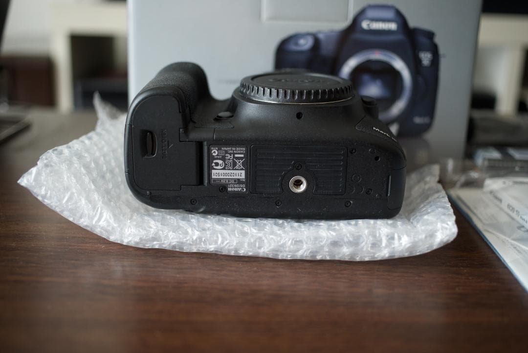Canon EOS 5D Mark III 本体と付属品 キヤノン