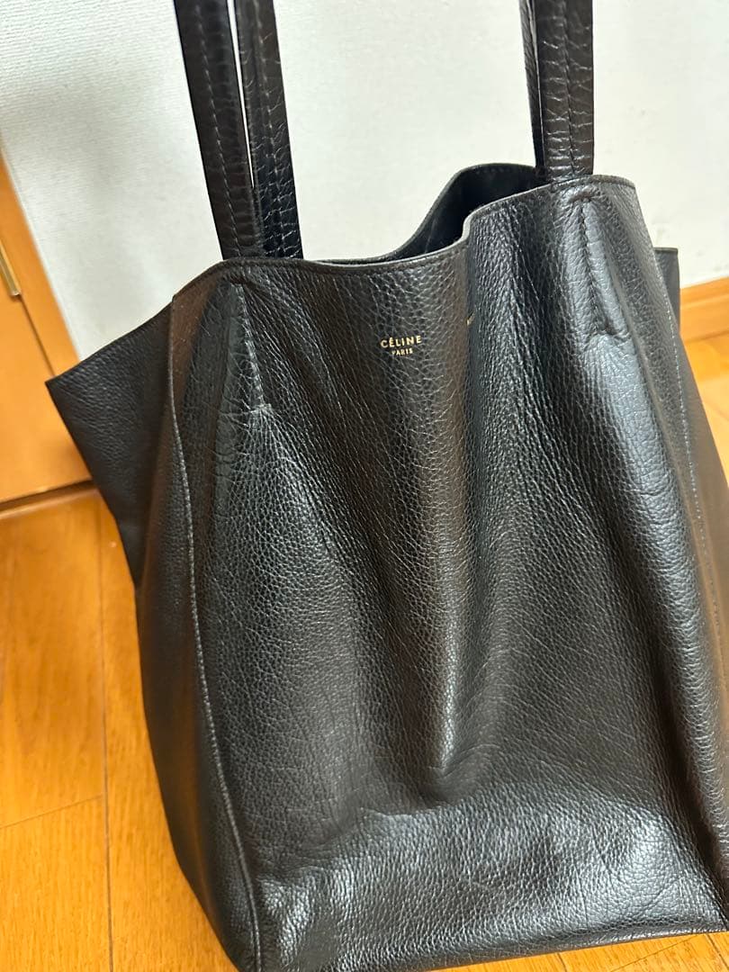 セリーヌ 黒　型崩れあり、内側補修あり　内ポケット片方取れ