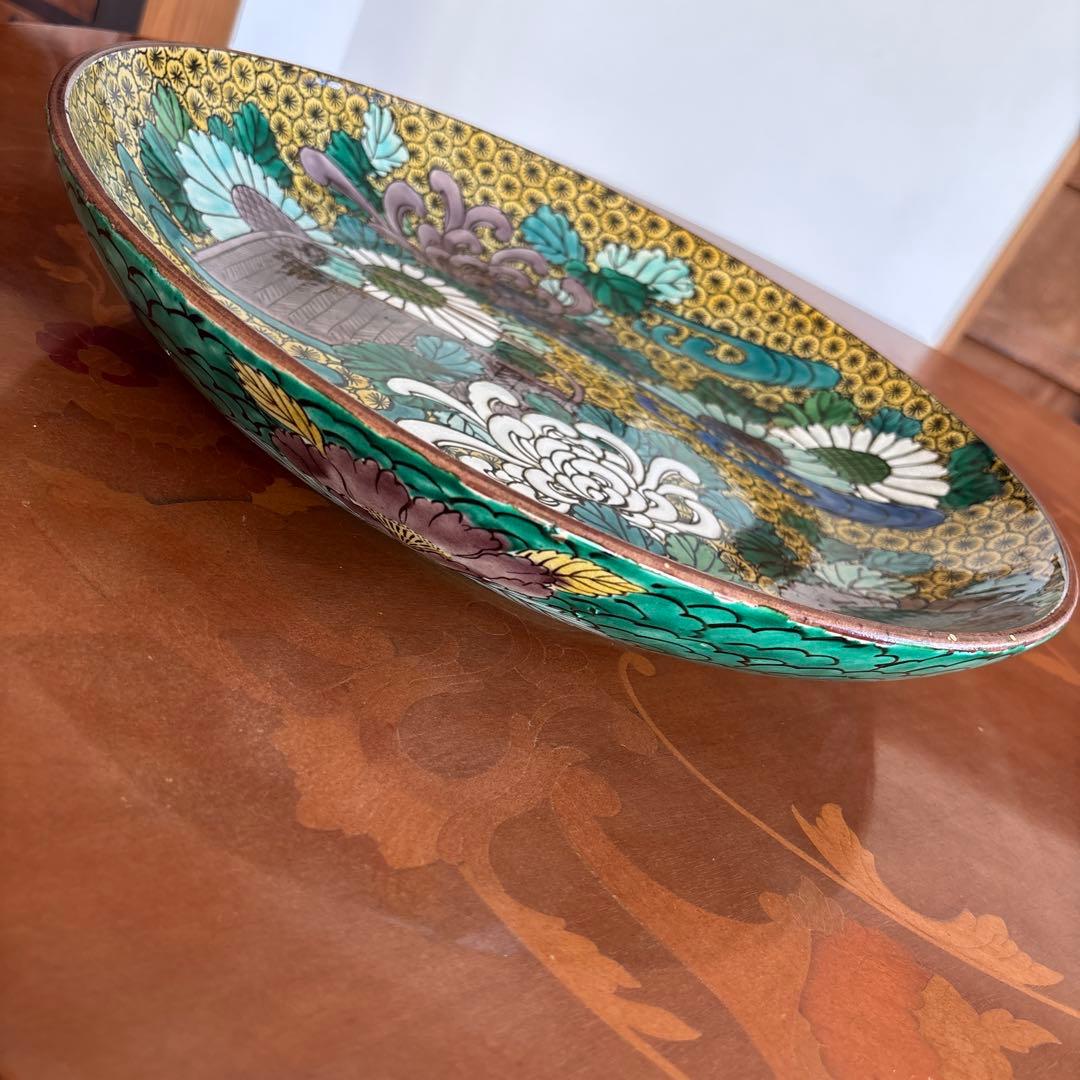 アンティーク九谷焼の大皿　カラフルな菊の絵尽くし