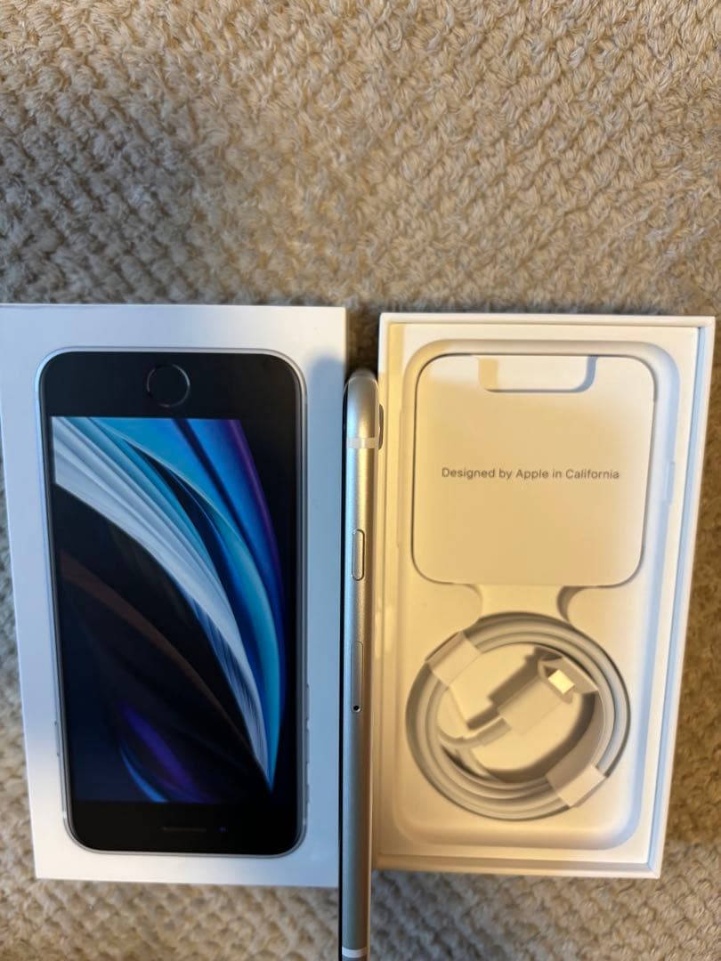 Apple iPhone SE (第2世代) ホワイト 本体　64GB