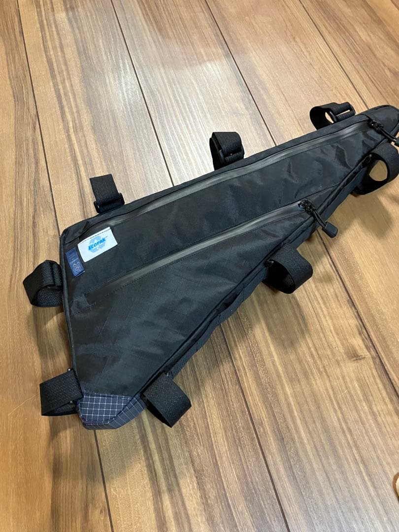 鈴木宏太ハンドメイドフレームバッグ