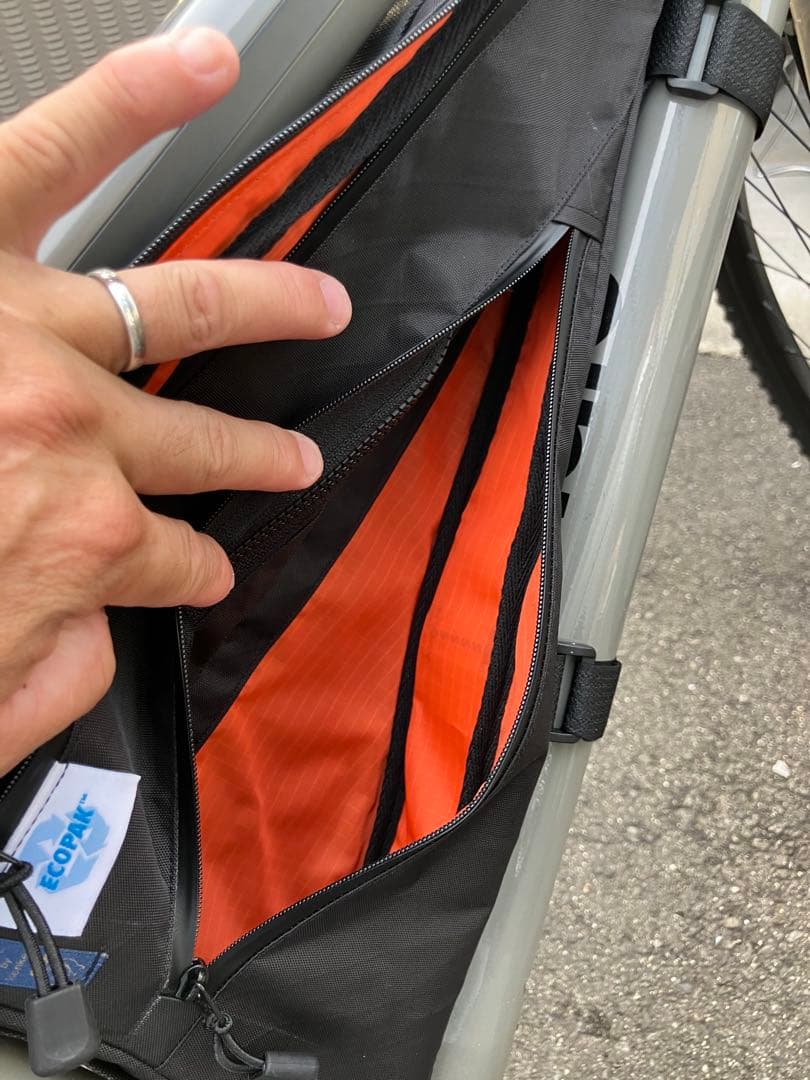 鈴木宏太ハンドメイドフレームバッグ