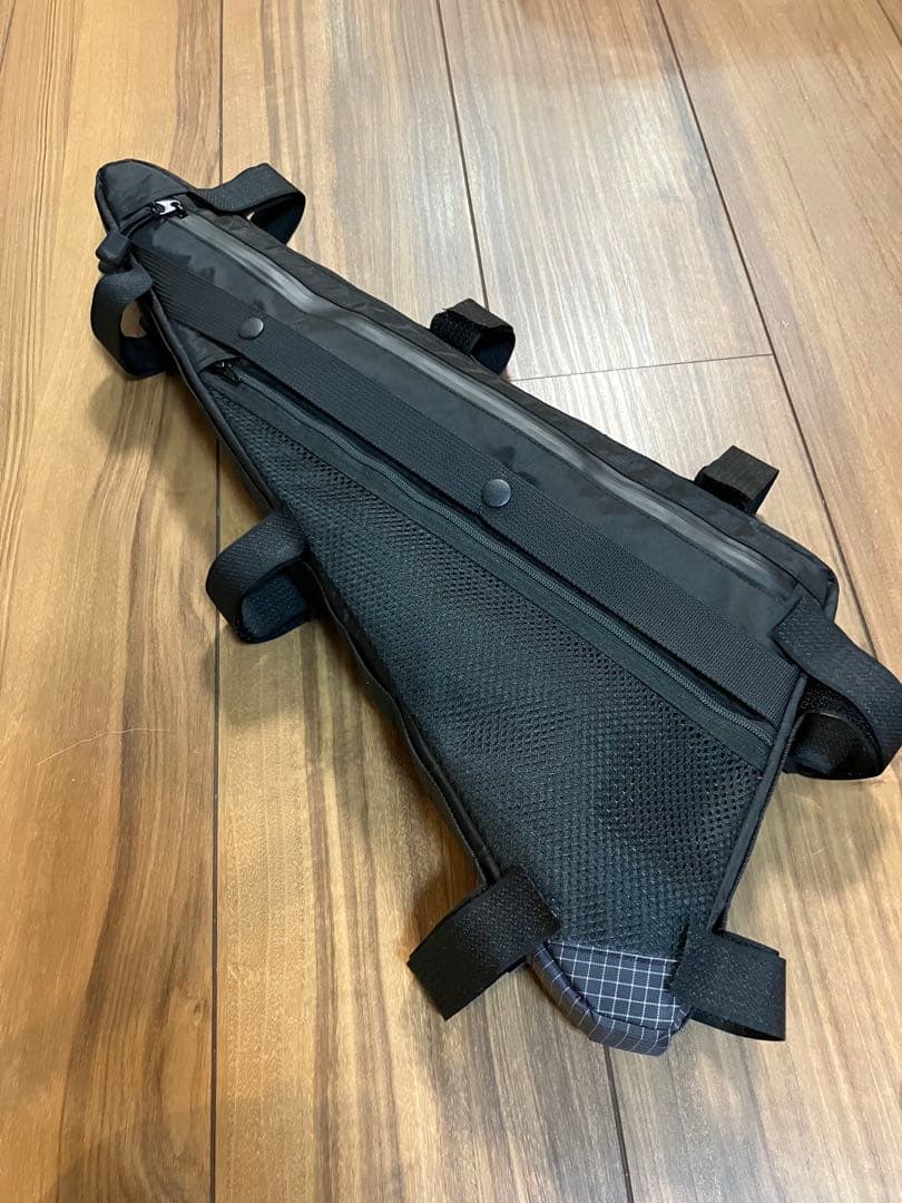 鈴木宏太ハンドメイドフレームバッグ