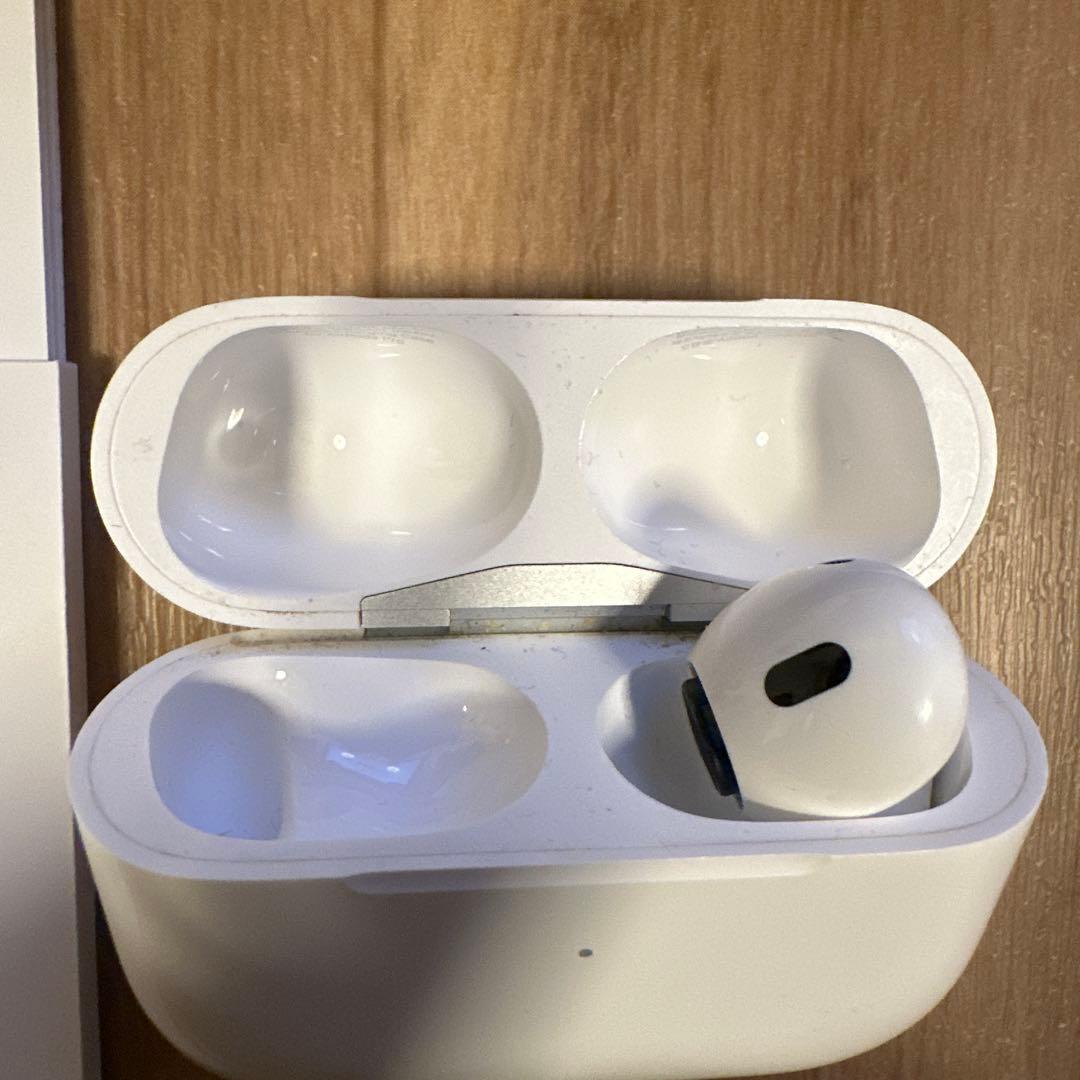Airpods pro 片方　右のみ　正規品　USB-C