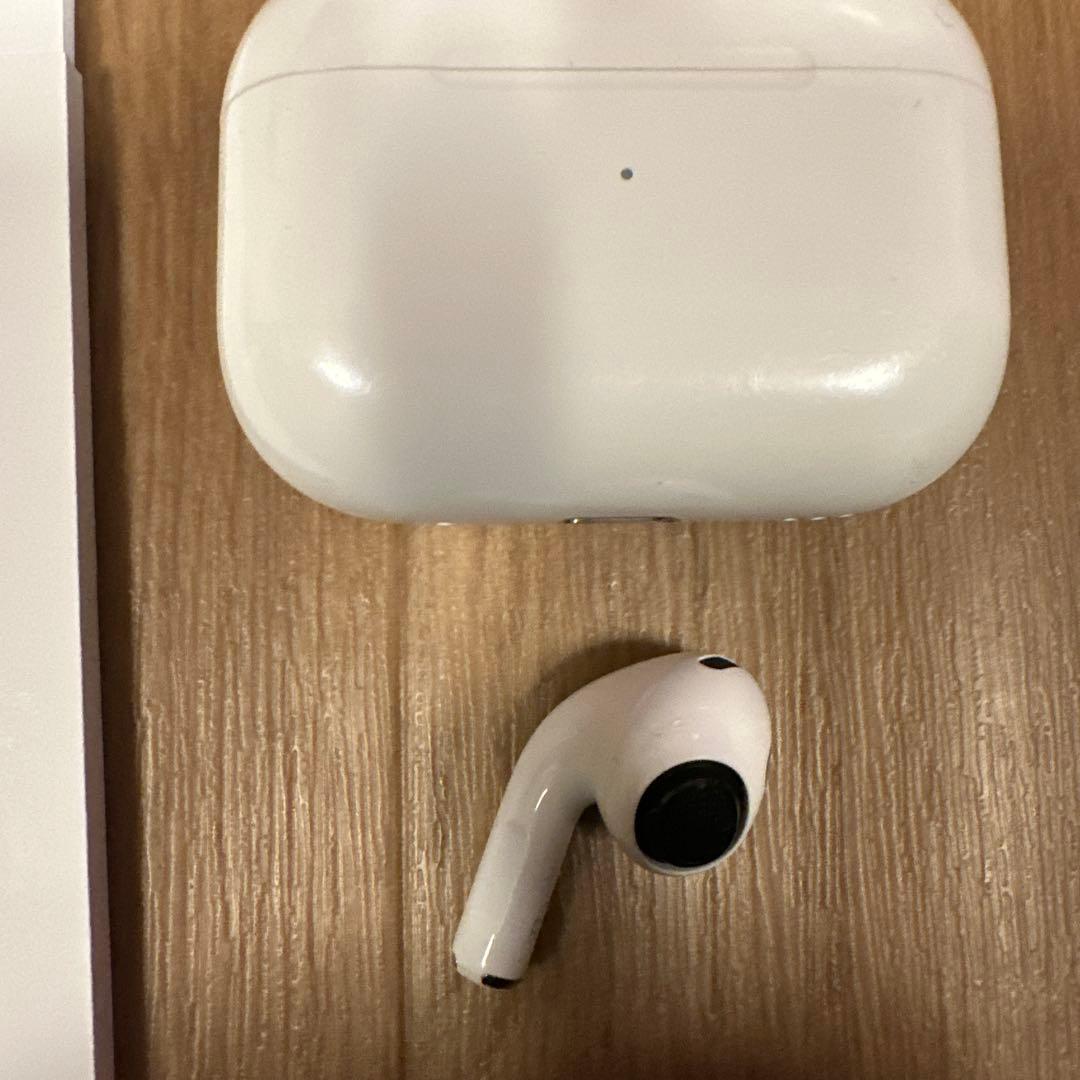 Airpods pro 片方　右のみ　正規品　USB-C