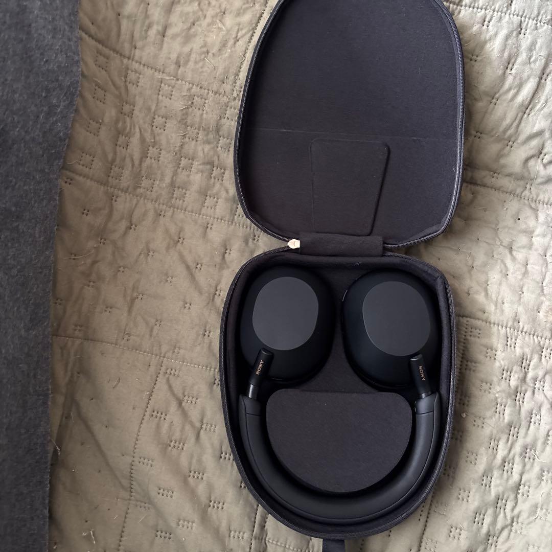 Sony ワイアレスヘッドホン　WH−1000XM5