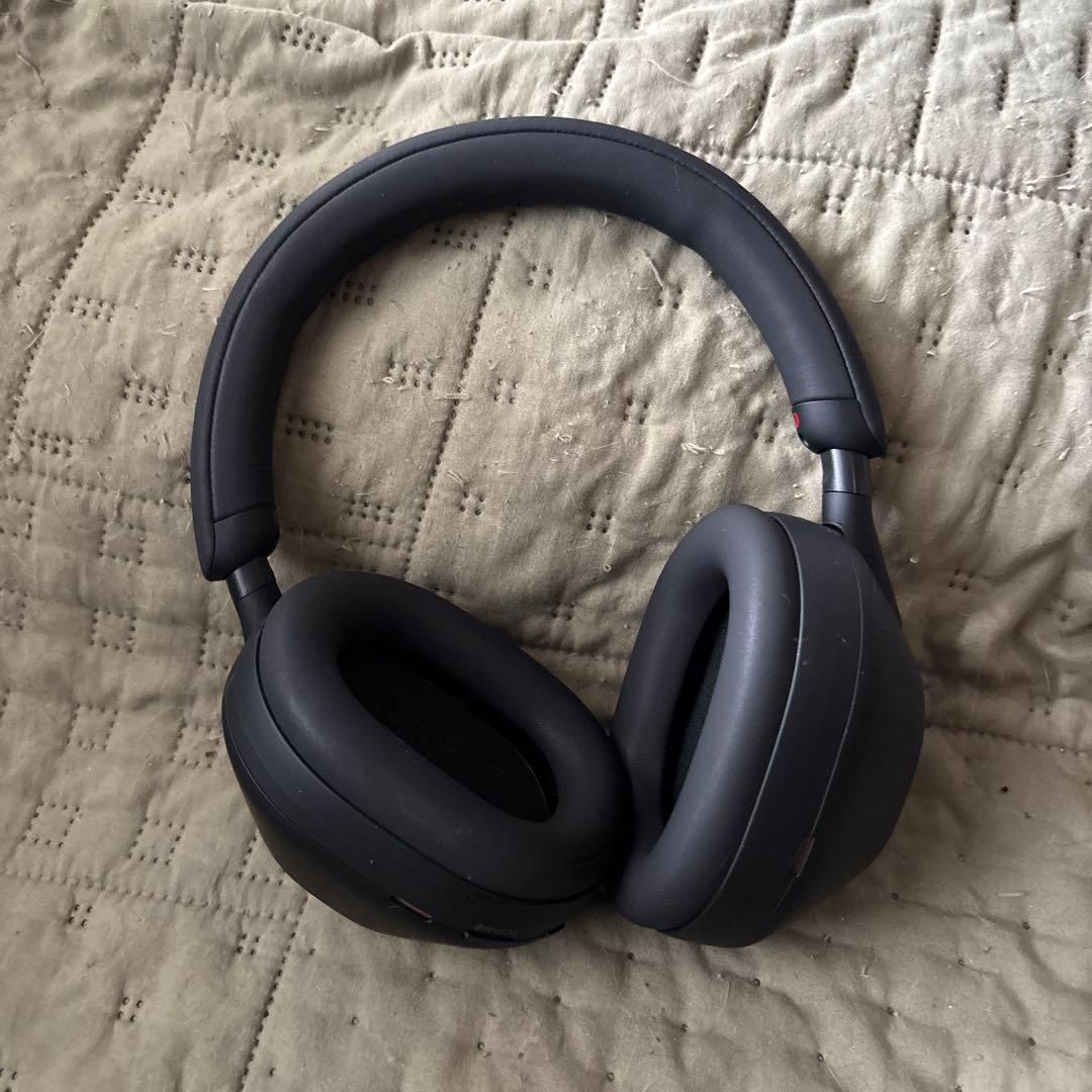 Sony ワイアレスヘッドホン　WH−1000XM5