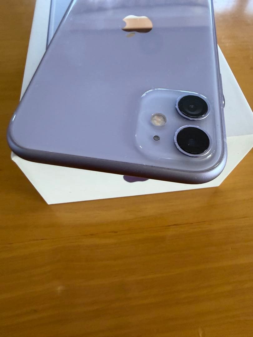 iPhone 11 パープル 64 GB docomo