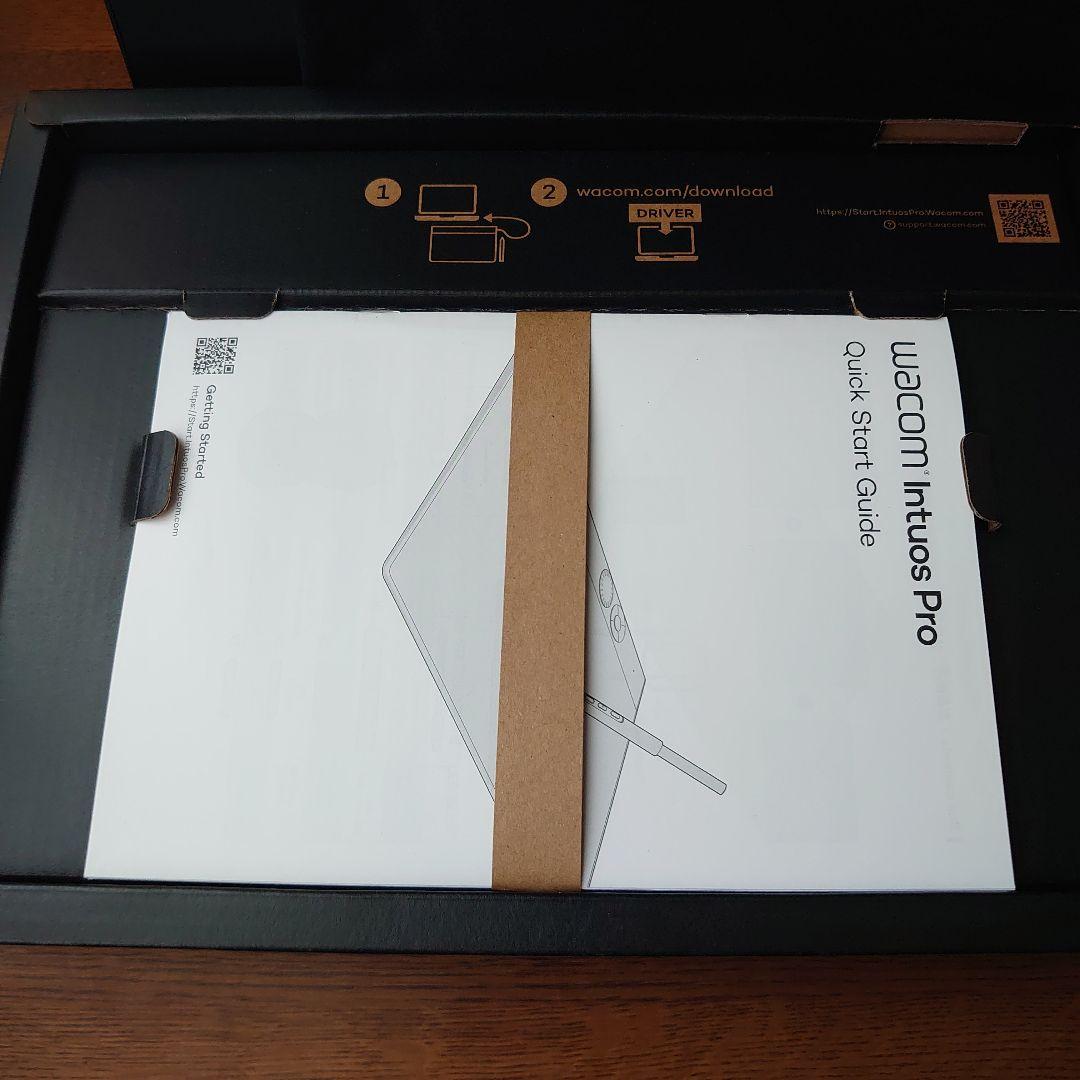 【限定出品】Wacom Intuos Pro Medium オーバーレイシート付