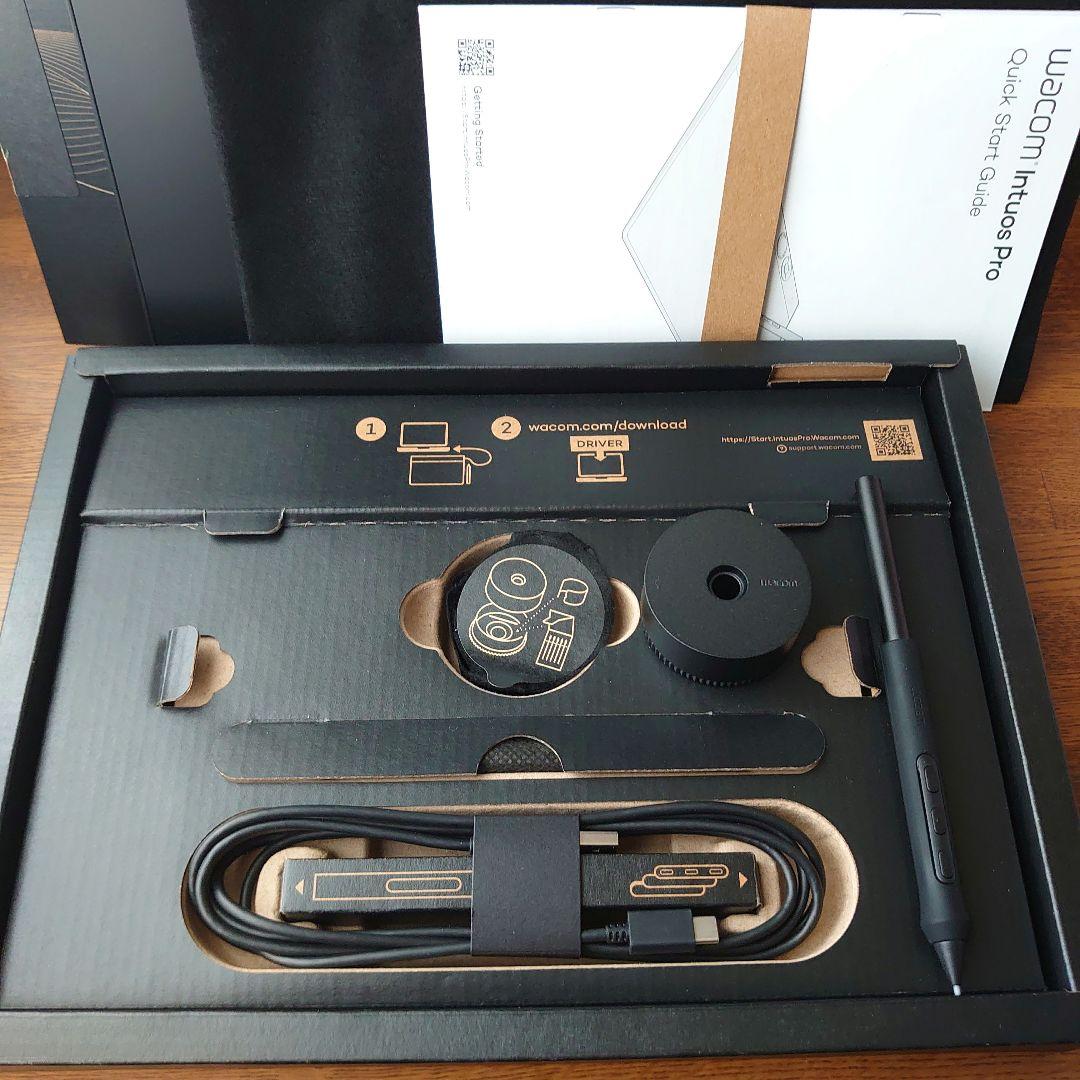 【限定出品】Wacom Intuos Pro Medium オーバーレイシート付