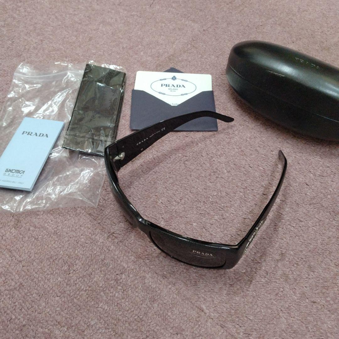 PRADA ブラックサングラス ケース付き