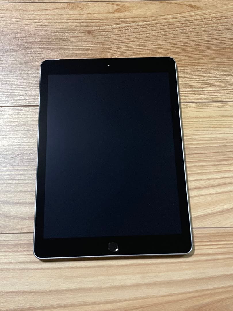 Apple iPad シルバー/第6世代/32GB/Wi-Fi+Cellular