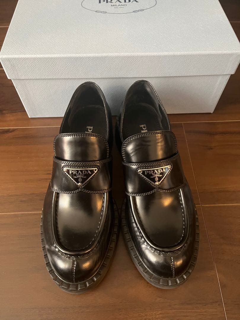 PRADA ブラッシュドレザーローファー 箱付き 37