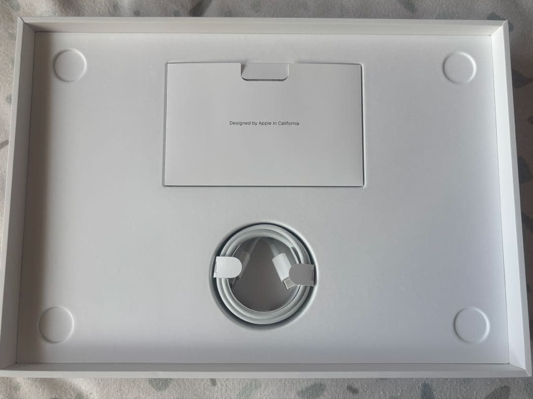 MacBook Air M1チップ 13インチ256G 8コア　Touch ID