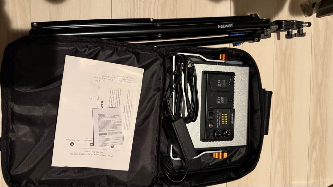 美品！NEEWER 480 LEDライト スタンド付き