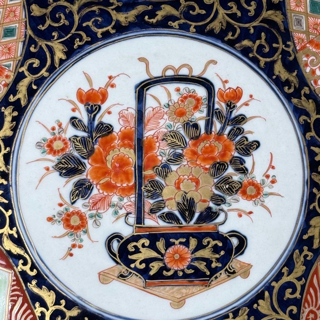 幕末〜明治期　赤絵　花籠文菊花形大皿　獅子牡丹　人物画　上手物　直径40.7cm