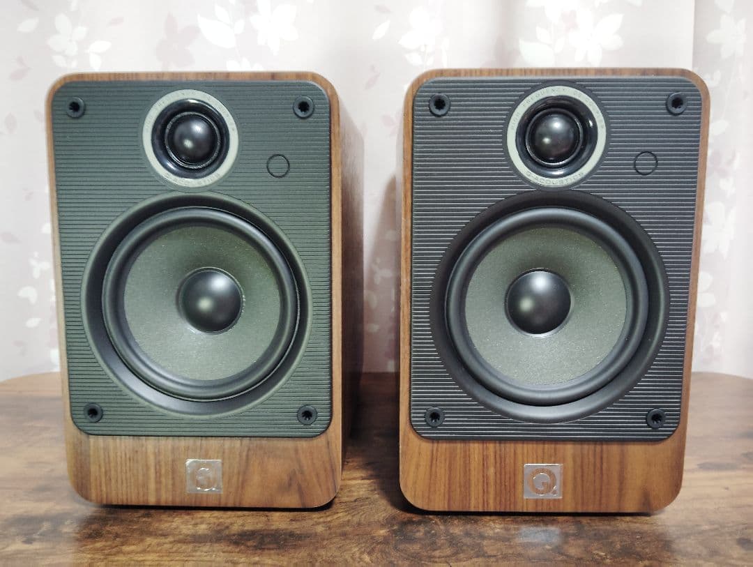 Q Acoustics 2020i スピーカー