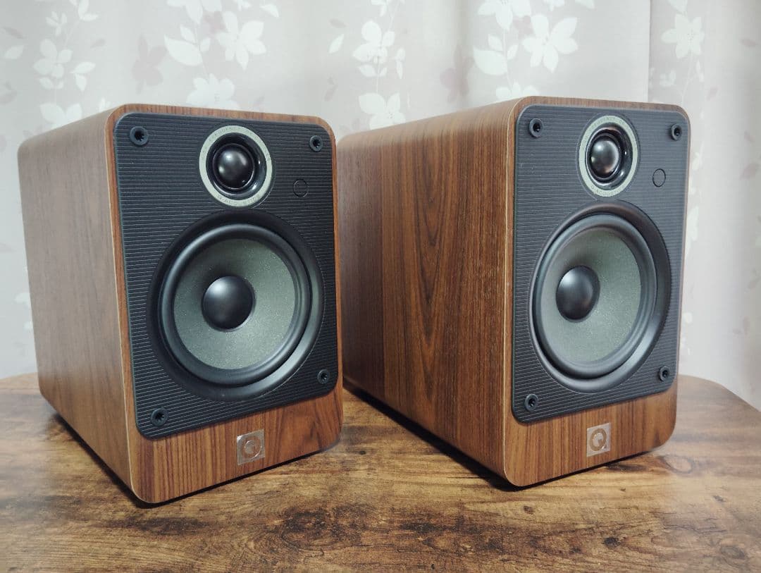 Q Acoustics 2020i スピーカー
