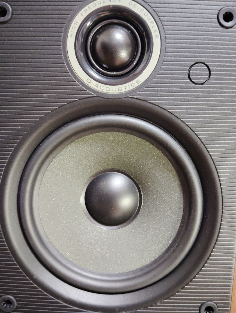 Q Acoustics 2020i スピーカー