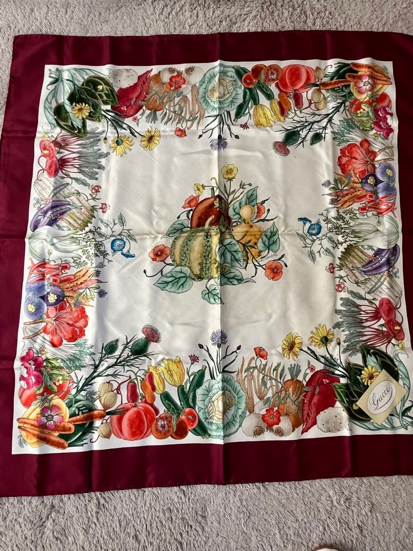 Gucci シルク ビンテージスカーフ 約90cm