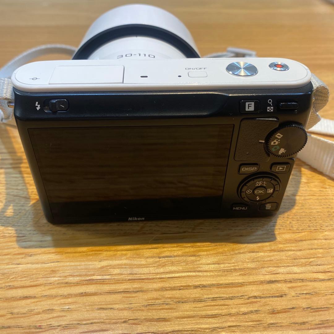 Nikon 1 J1 ホワイト 30-110mmレンズ付き