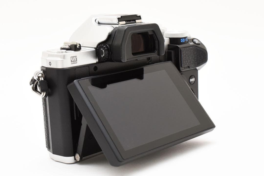 【新品級】OLYMPUS E-M10 MARK III ダブルズームキット