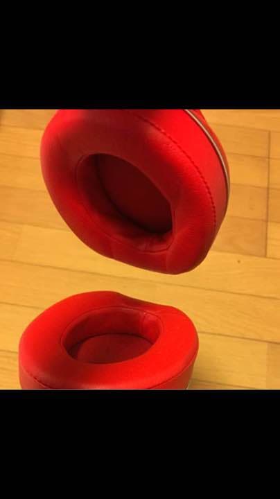 beatsヘッドフォン（赤）