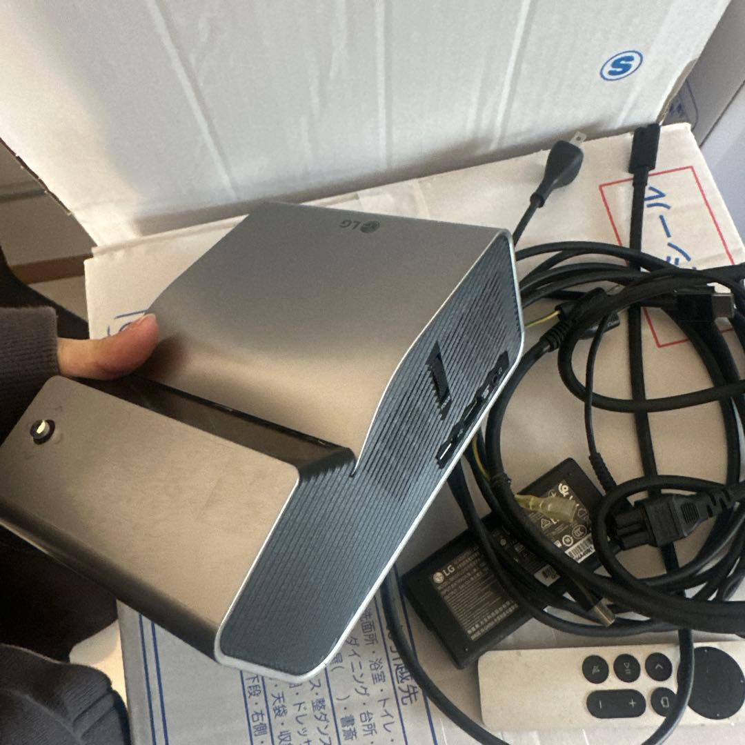 LG プロジェクター 本体 リモコン付き