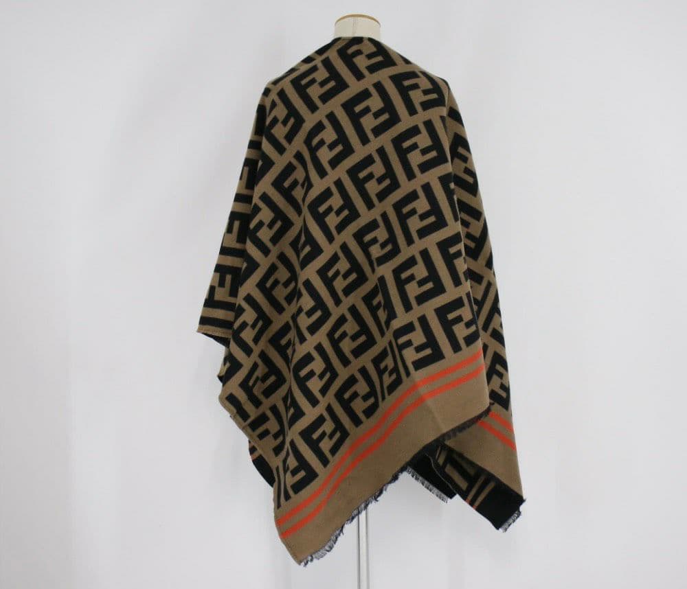 FENDI ポンチョ ケープ　モノグラム　フェンディ　新品　2024年　ズッカ柄