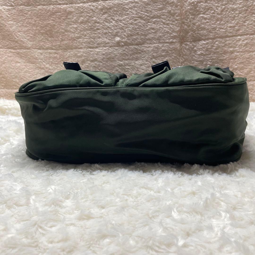 プラダ　三角ロゴ　ナイロン　レザー　メッセンジャーバッグ　ショルダー　格安