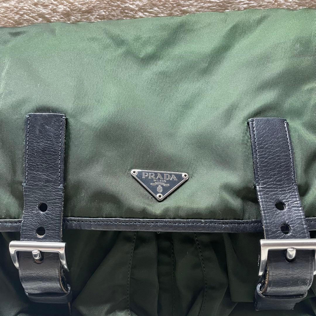 プラダ　三角ロゴ　ナイロン　レザー　メッセンジャーバッグ　ショルダー　格安