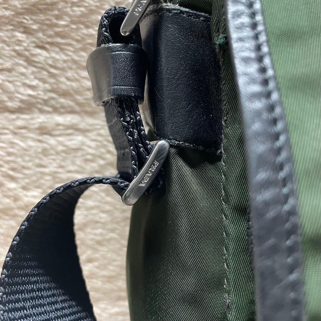 プラダ　三角ロゴ　ナイロン　レザー　メッセンジャーバッグ　ショルダー　格安