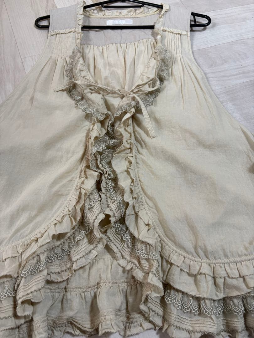 ピンクハウス レースアップフリルジレ　オーバーベスト